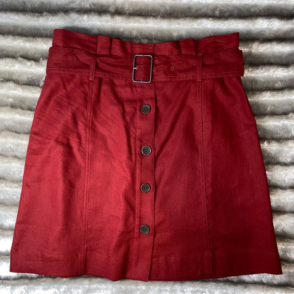 NWOT Banana Republic red button front belted skirt